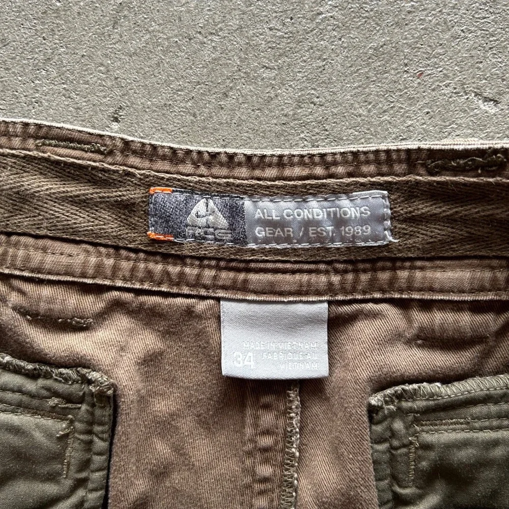 Vintage Nike ACG Cargo Shorts Size 34 Brown All Conditions Gear Outdoor Hiking